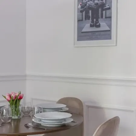 The Smile House // Apartment Bussy-Saint-Georges