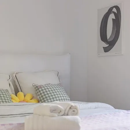 The Smile House // * Bussy-Saint-Georges