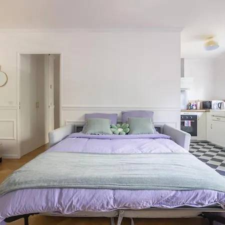 The Smile House // * Bussy-Saint-Georges