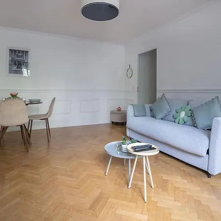 The Smile House // Apartment